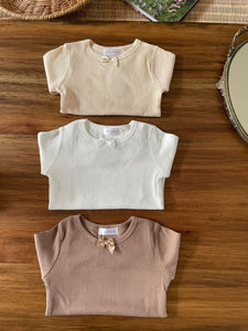 Blusa Acanalada (Crema, Blanca, Tierra)