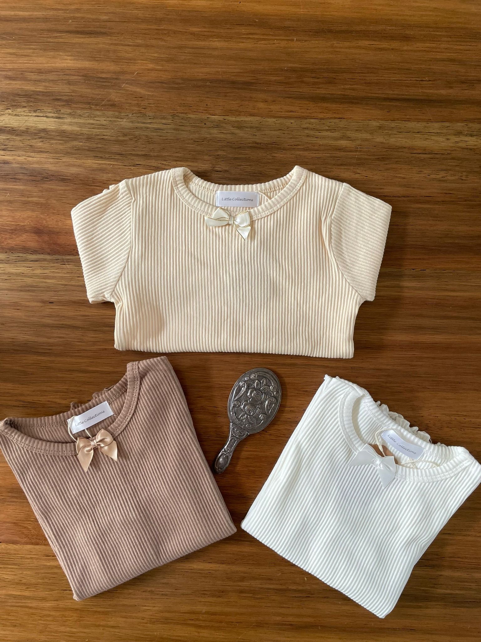 Blusa Acanalada (Crema, Blanca, Tierra)