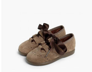 Zapato inglés niños en serraje - Color Topo