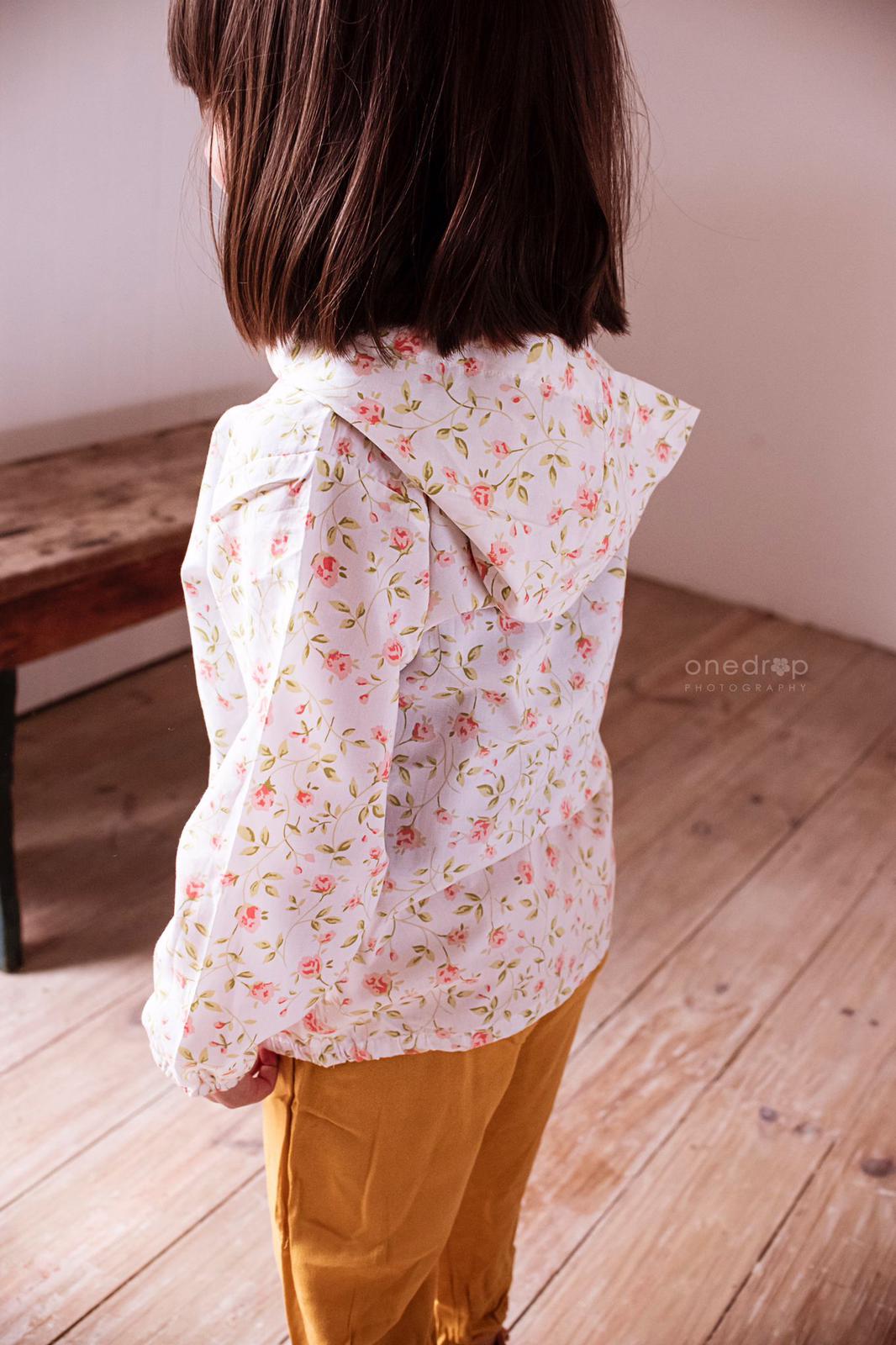 Campera impermeable flowers